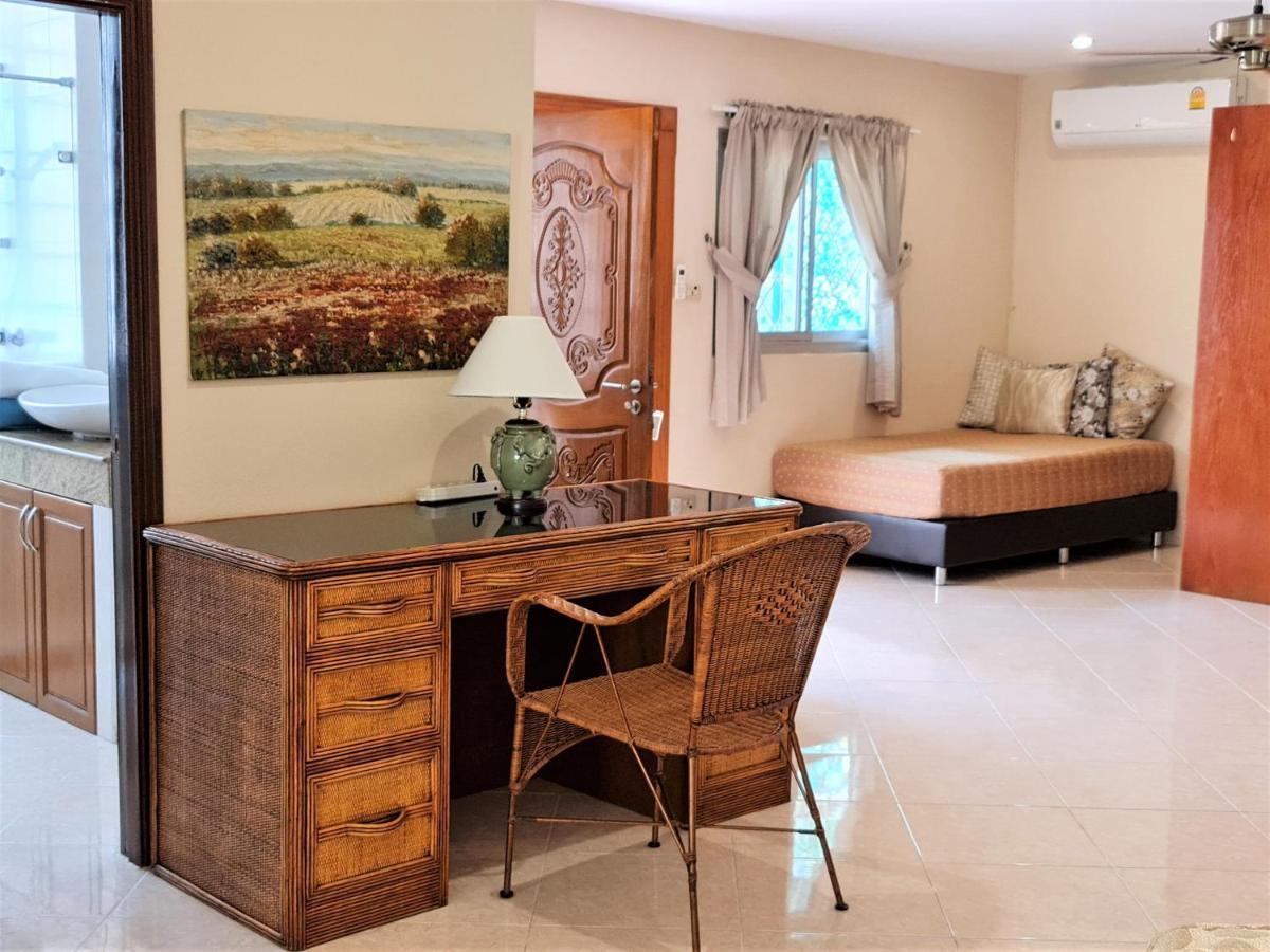 Butterfly Garden Boutique Residence By Luxury View Ex Lg Apts And Villas, A Lifestyle Destination 1 To 3 Bedroom Units 110 To 190 Sqmtr, 2 Full Bathrooms, Rain Shower, Complete Kitchen, Free Fast Fiber Wifi, 55" Smart Tvs, 24-7 Staff, Spa Bath, Free Паттайя Экстерьер фото