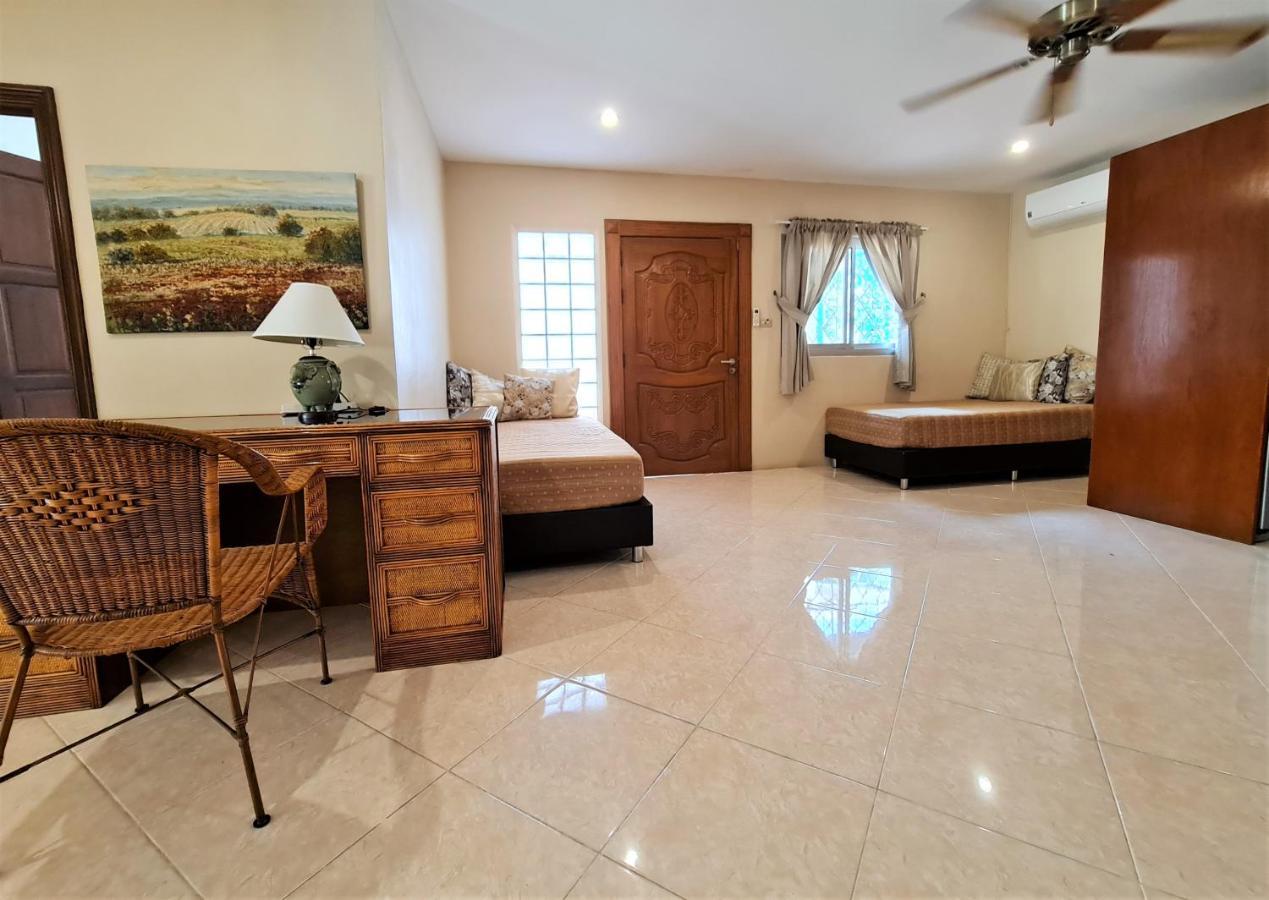Butterfly Garden Boutique Residence By Luxury View Ex Lg Apts And Villas, A Lifestyle Destination 1 To 3 Bedroom Units 110 To 190 Sqmtr, 2 Full Bathrooms, Rain Shower, Complete Kitchen, Free Fast Fiber Wifi, 55" Smart Tvs, 24-7 Staff, Spa Bath, Free Паттайя Экстерьер фото