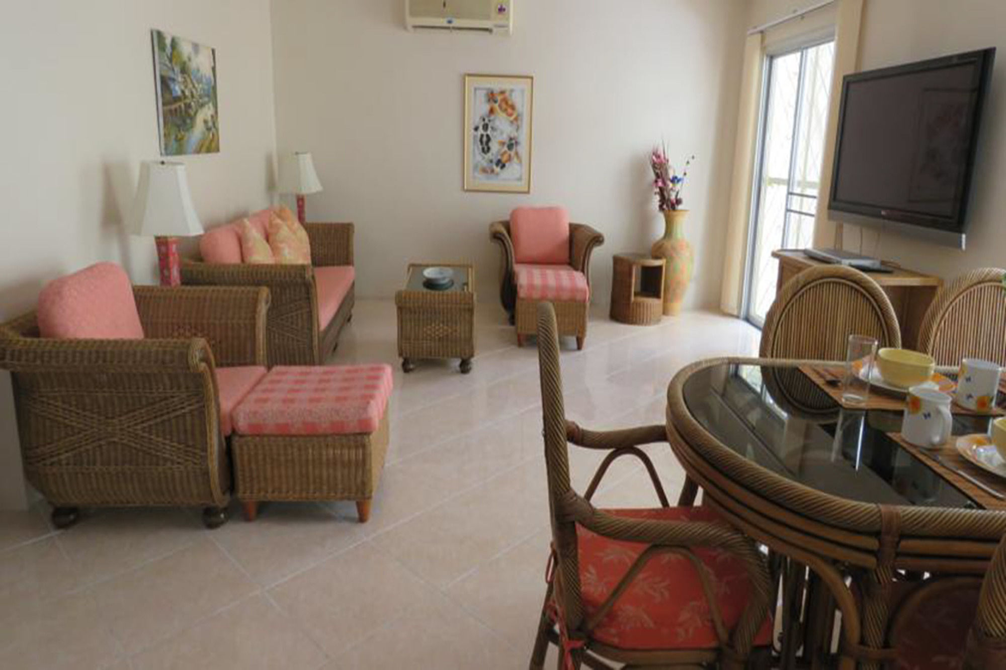 Butterfly Garden Boutique Residence By Luxury View Ex Lg Apts And Villas, A Lifestyle Destination 1 To 3 Bedroom Units 110 To 190 Sqmtr, 2 Full Bathrooms, Rain Shower, Complete Kitchen, Free Fast Fiber Wifi, 55" Smart Tvs, 24-7 Staff, Spa Bath, Free Паттайя Экстерьер фото