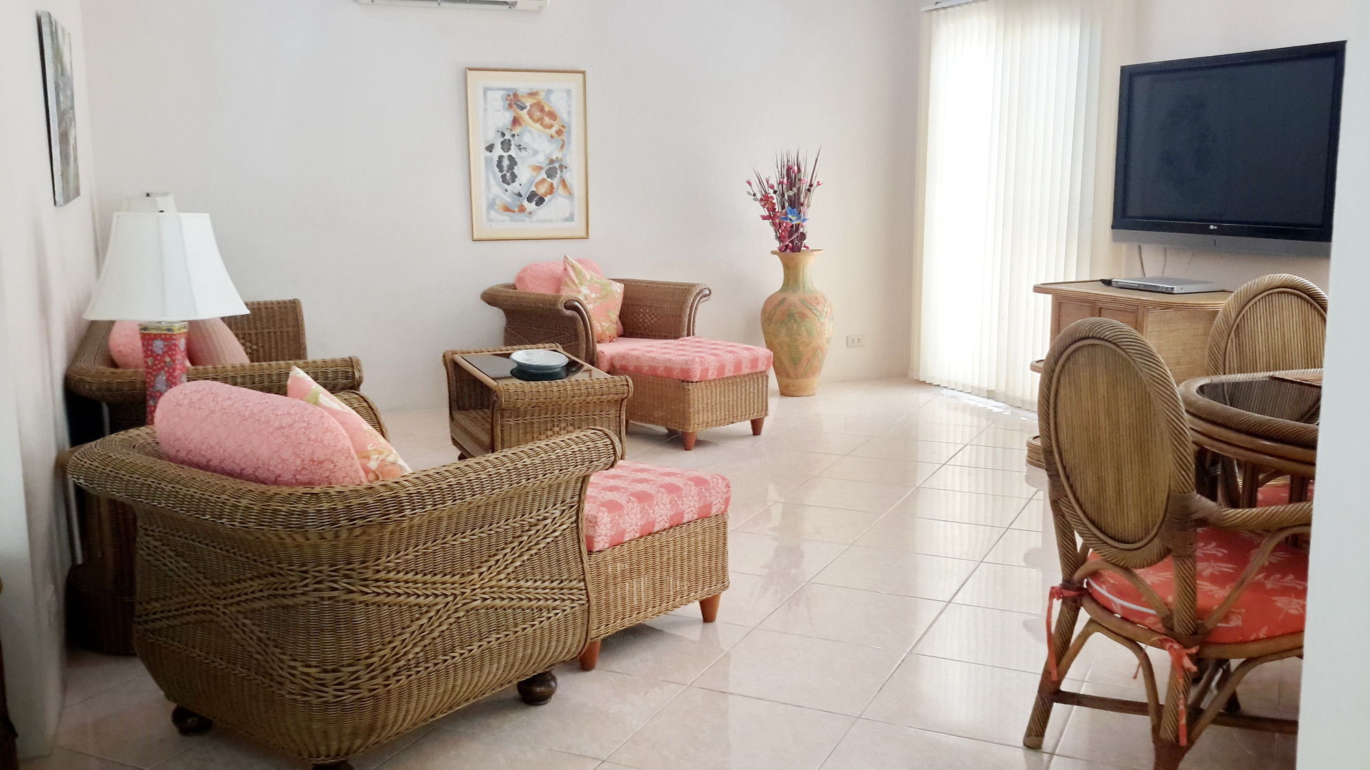 Butterfly Garden Boutique Residence By Luxury View Ex Lg Apts And Villas, A Lifestyle Destination 1 To 3 Bedroom Units 110 To 190 Sqmtr, 2 Full Bathrooms, Rain Shower, Complete Kitchen, Free Fast Fiber Wifi, 55" Smart Tvs, 24-7 Staff, Spa Bath, Free Паттайя Экстерьер фото