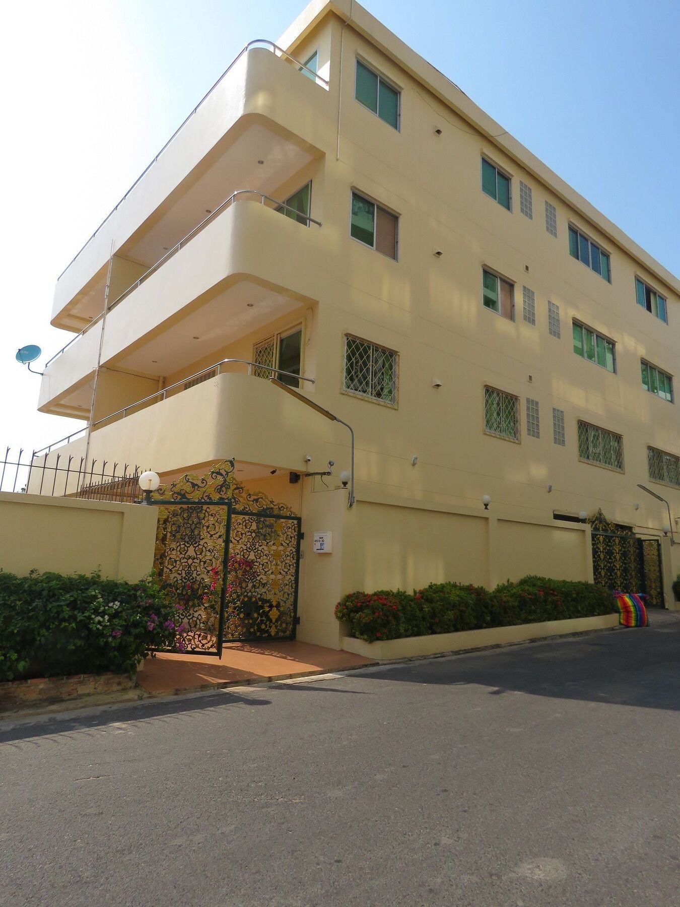 Butterfly Garden Boutique Residence By Luxury View Ex Lg Apts And Villas, A Lifestyle Destination 1 To 3 Bedroom Units 110 To 190 Sqmtr, 2 Full Bathrooms, Rain Shower, Complete Kitchen, Free Fast Fiber Wifi, 55" Smart Tvs, 24-7 Staff, Spa Bath, Free Паттайя Экстерьер фото